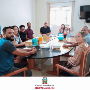 Read more about the article A Câmara recebe vereadores do município de Materlândia/MG.